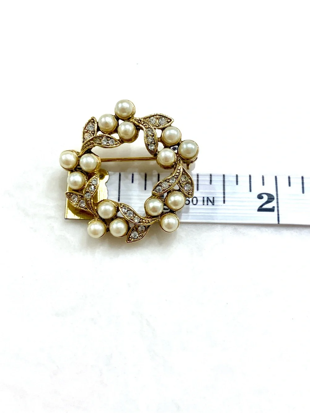 Vintage Gold Pearl and Crystal Wreath Brooch - Elegant Accent